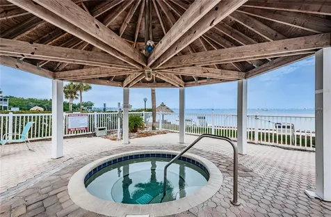3735 42nd Way S St Petersburg FL 33711