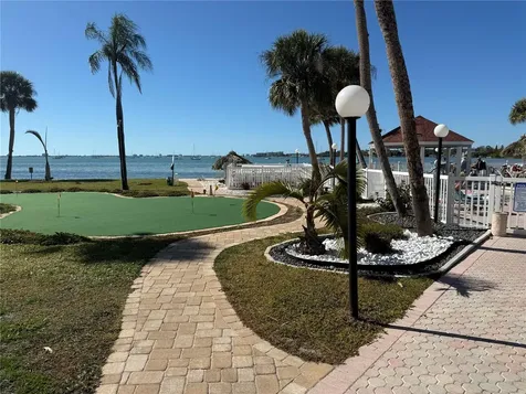 3735 42nd Way S St Petersburg FL 33711