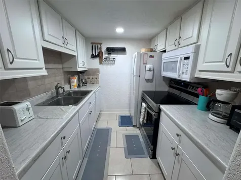 3735 42nd Way S St Petersburg FL 33711
