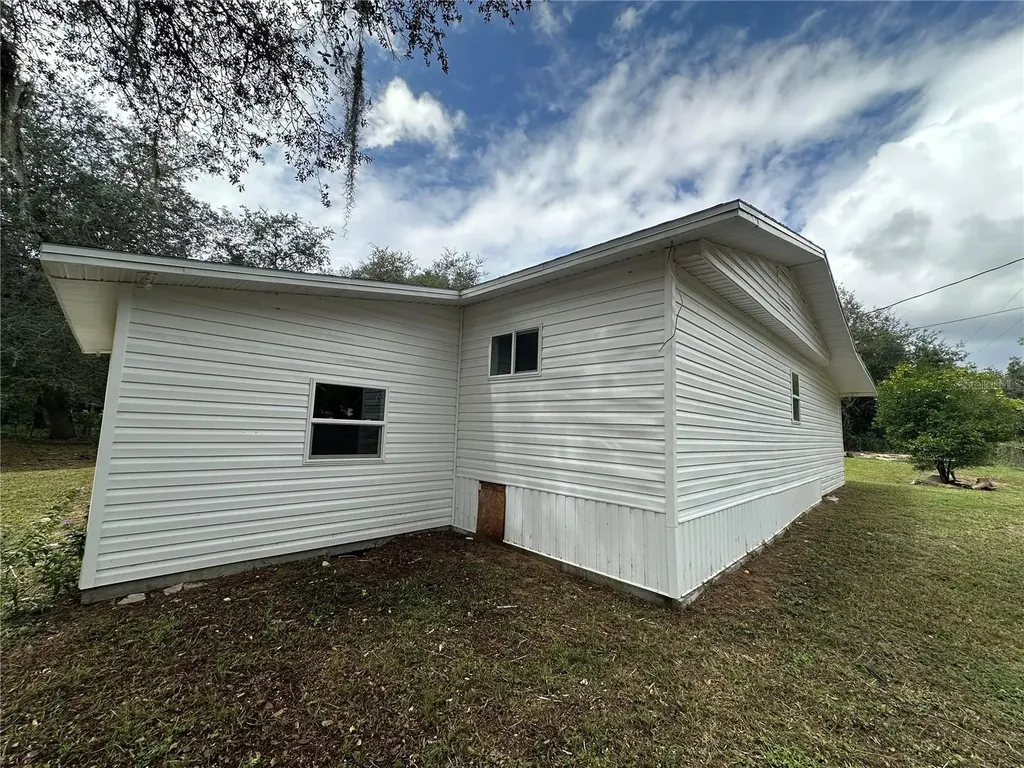 17405 NE 38th Lane Road Silver Springs FL 34488