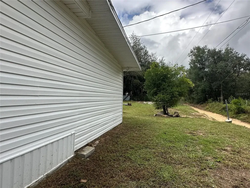 17405 NE 38th Lane Road Silver Springs FL 34488