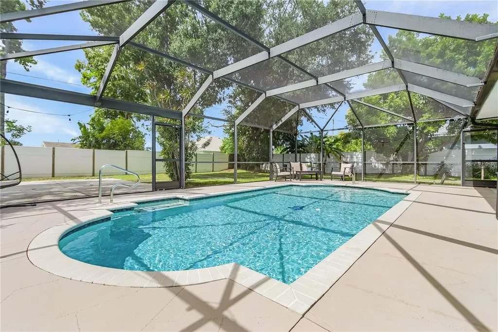 908 NE 5th Place Cape Coral FL 33909