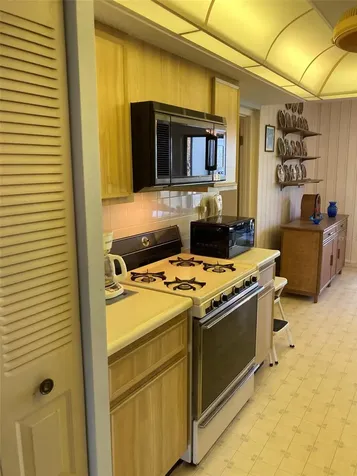 8174 N Terrace Garden Drive N St Petersburg FL 33709