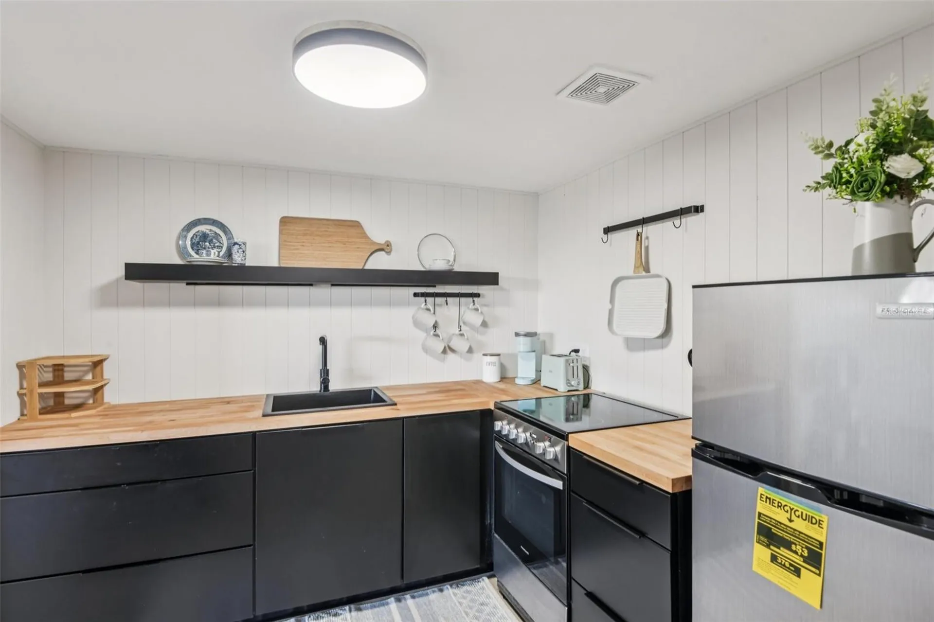 2043 Denmark Street Clearwater FL 33763