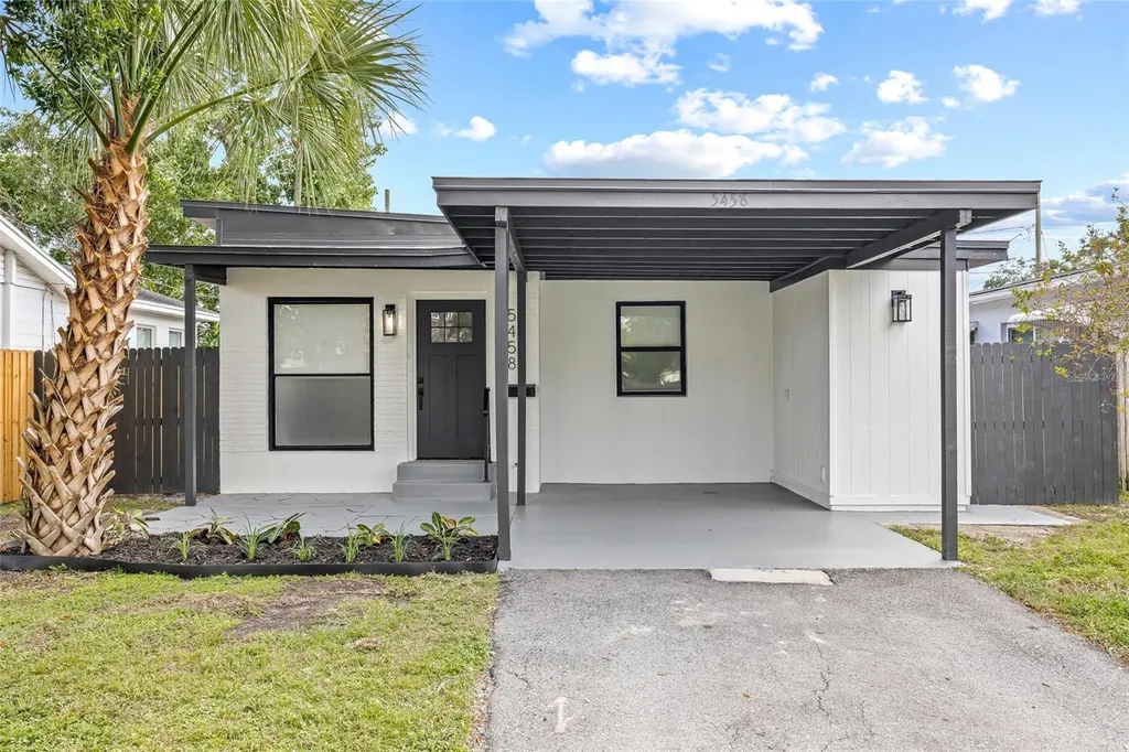 5458 8th Avenue N St Petersburg FL 33710