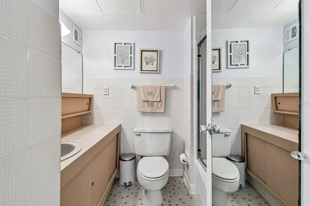 31 Island Way Clearwater Beach FL 33767
