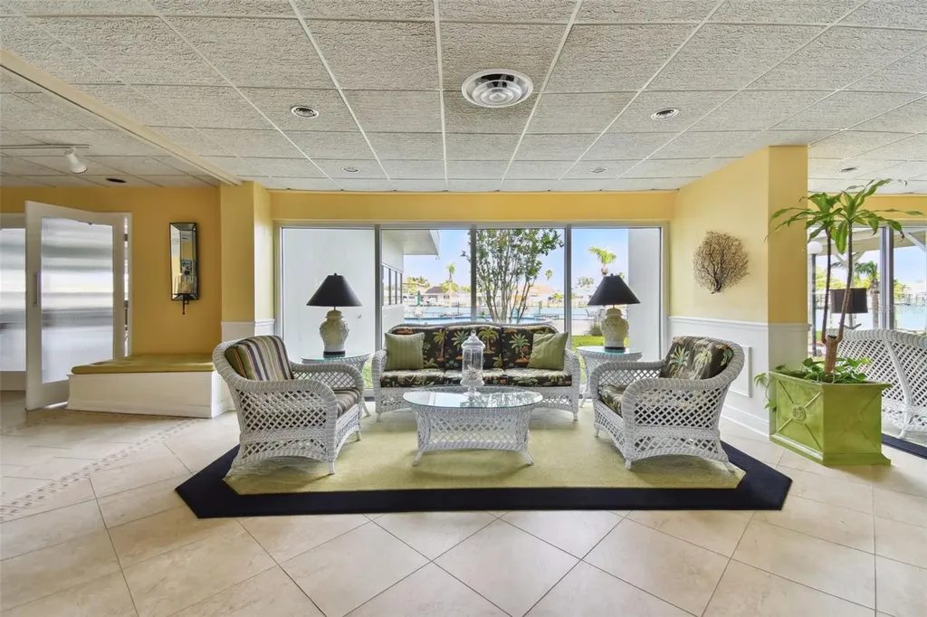 31 Island Way Clearwater Beach FL 33767