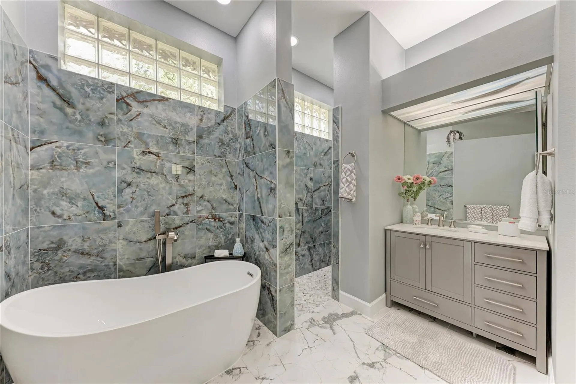5122 87th Court E Bradenton FL 34211