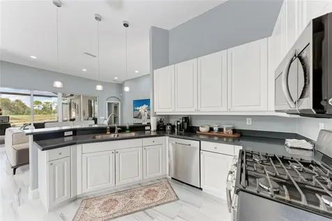 5122 87th Court E Bradenton FL 34211
