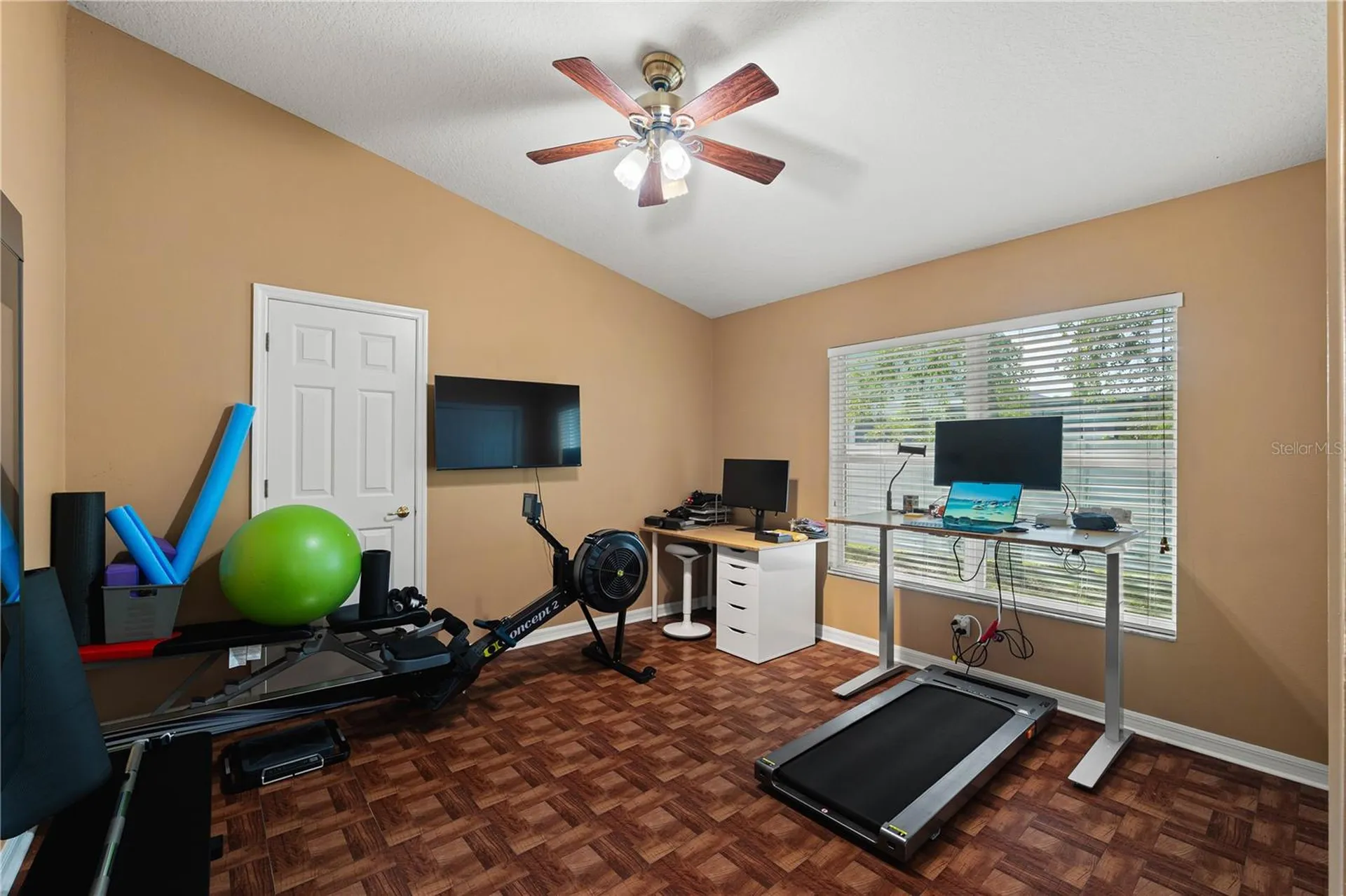 9020 N River Road Tampa FL 33635