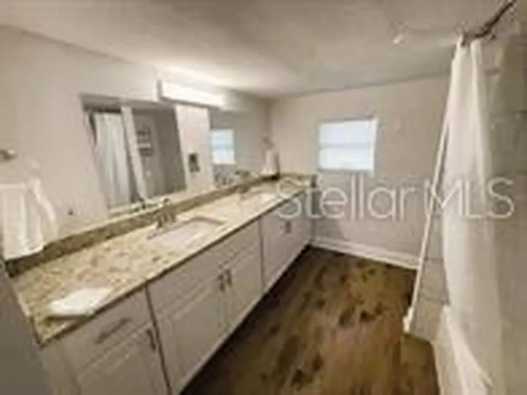 1923 E Henry Avenue Tampa FL 33610
