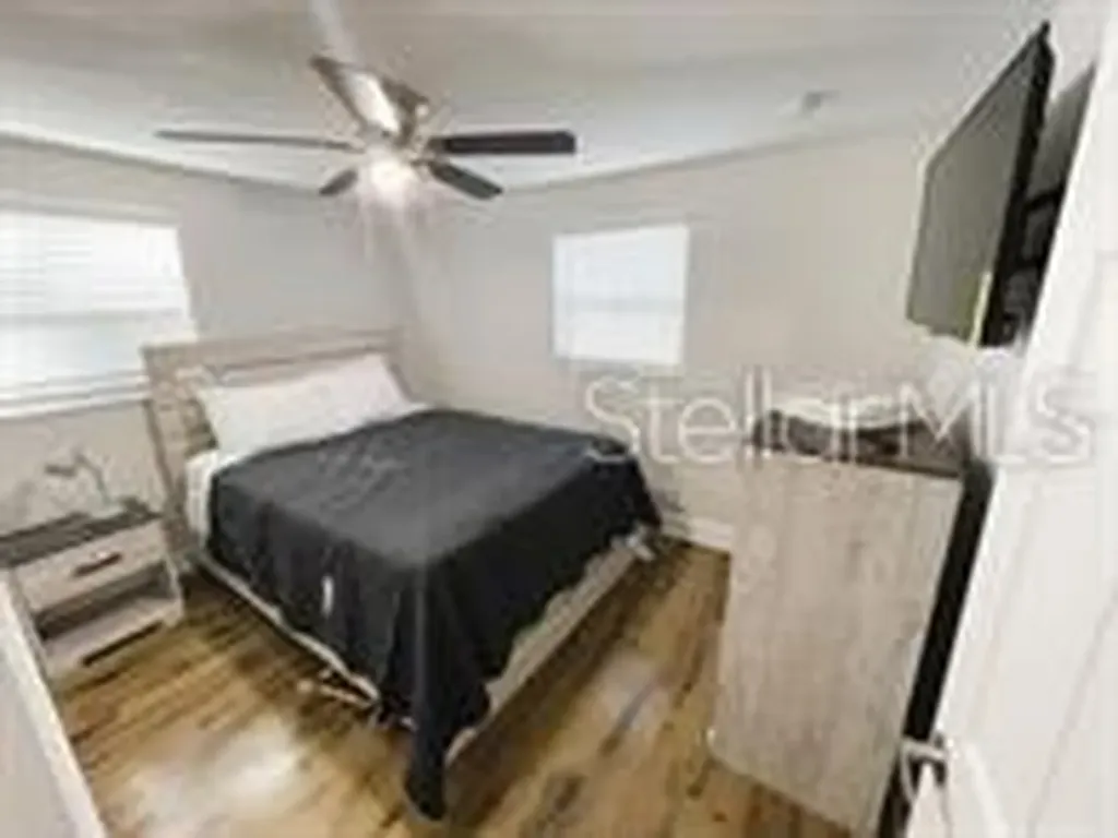 1923 E Henry Avenue Tampa FL 33610