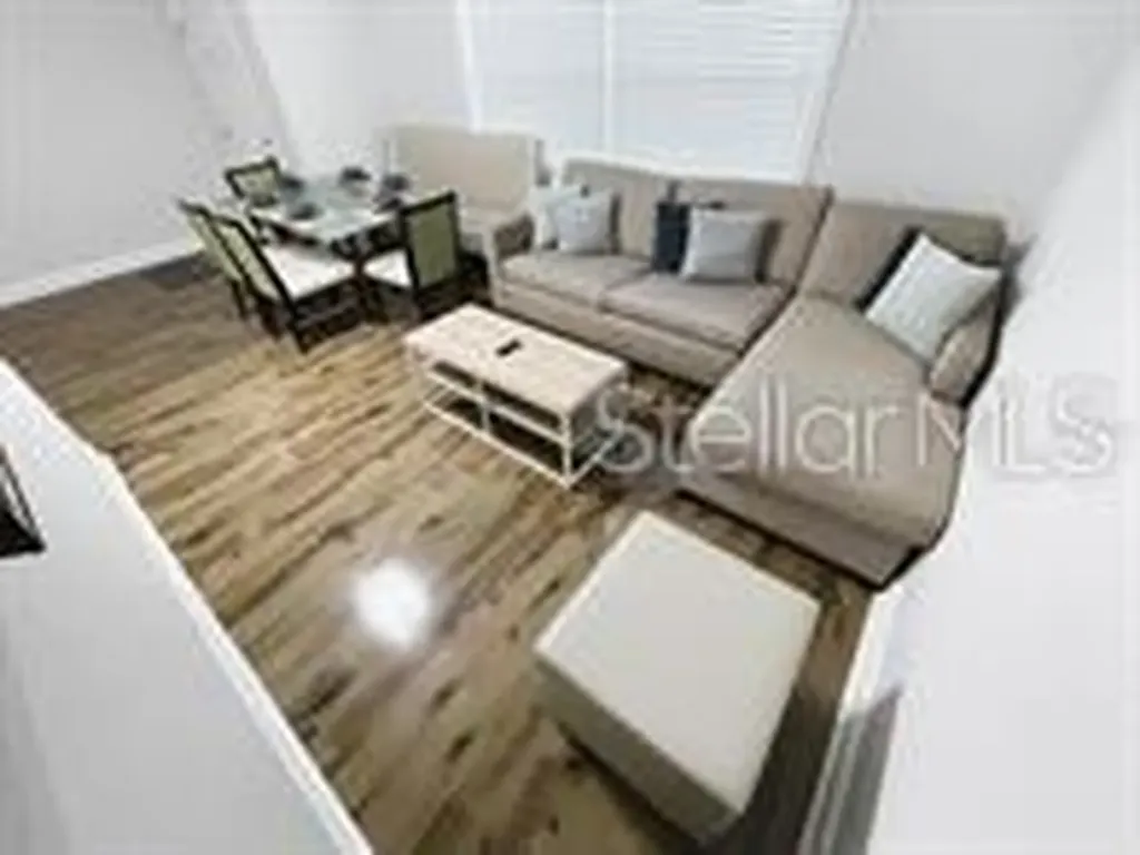 1923 E Henry Avenue Tampa FL 33610