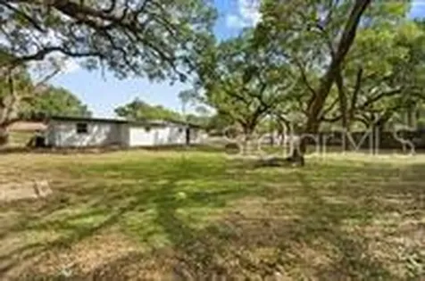 1923 E Henry Avenue Tampa FL 33610
