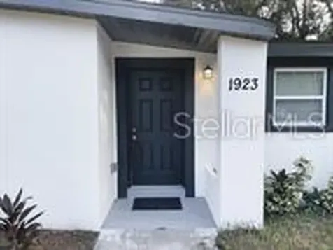 1923 E Henry Avenue Tampa FL 33610