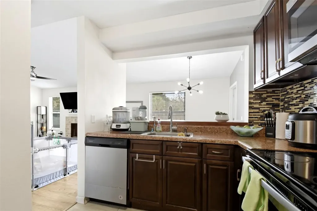 2936 S Semoran Boulevard Orlando FL 32822