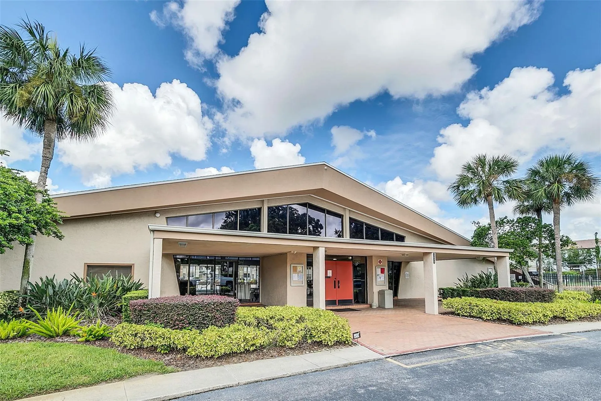 2936 S Semoran Boulevard Orlando FL 32822