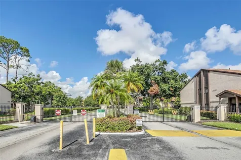 2936 S Semoran Boulevard Orlando FL 32822