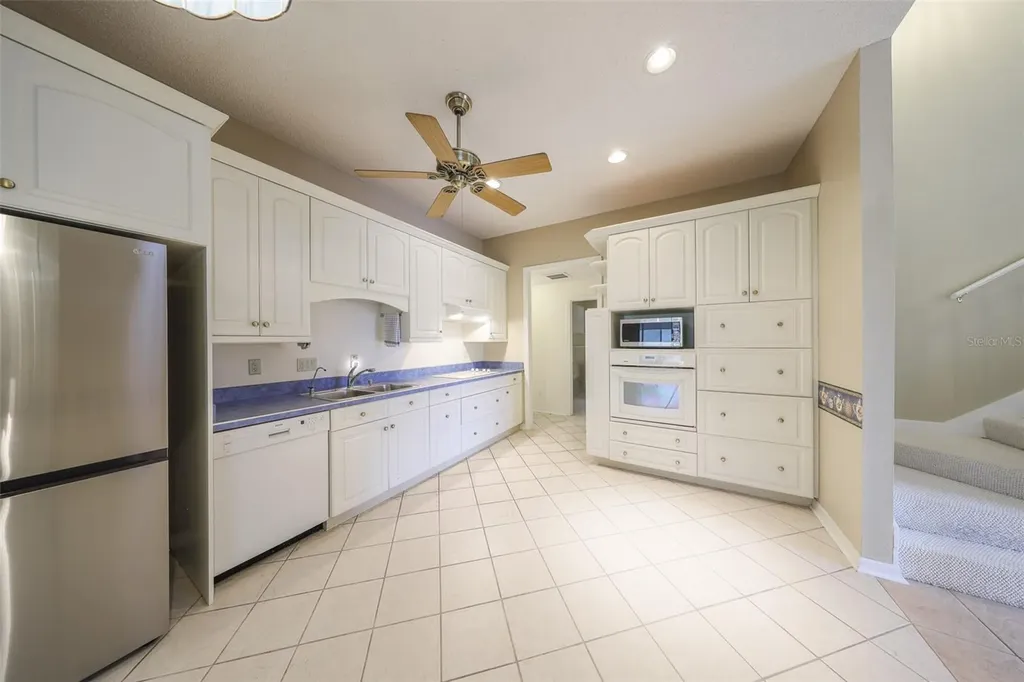 1117 Mcdaniel Street Sun City Center FL 33573