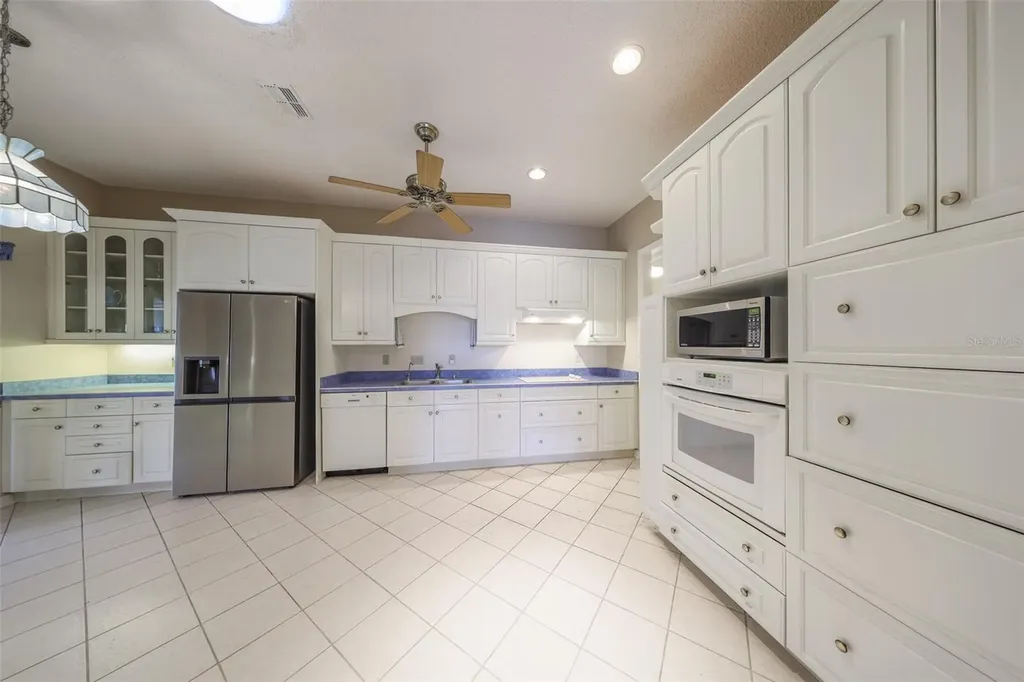 1117 Mcdaniel Street Sun City Center FL 33573
