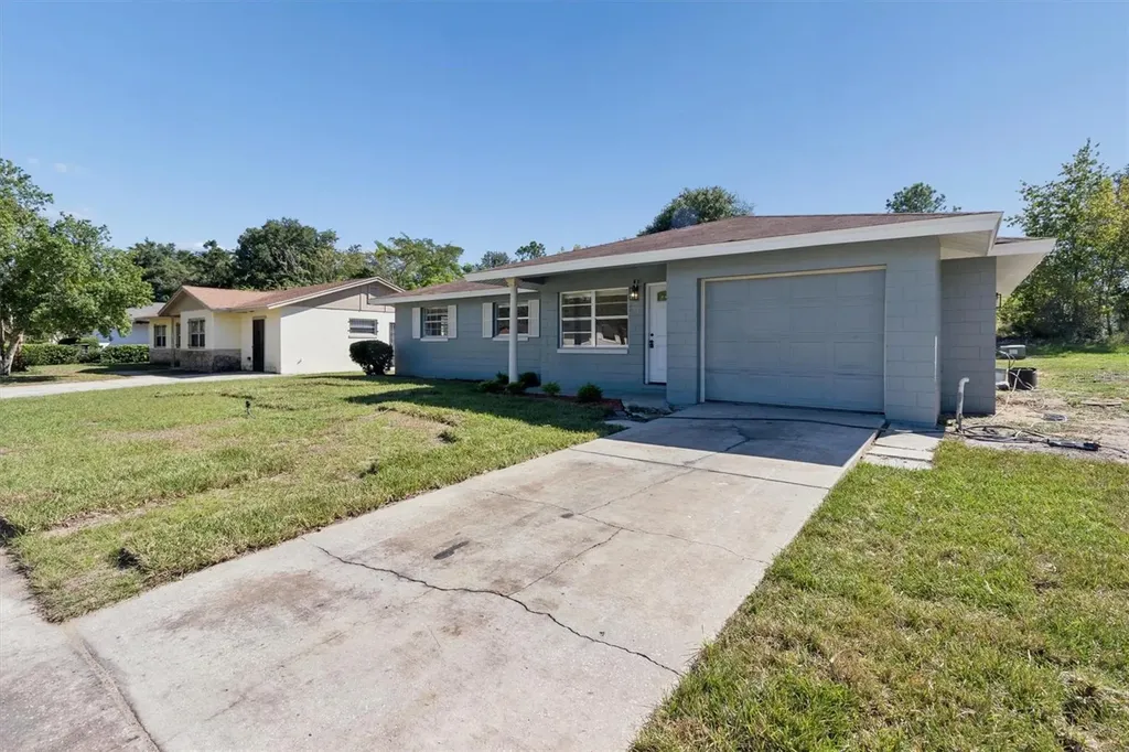 30 W Hammon Drive Apopka FL 32703