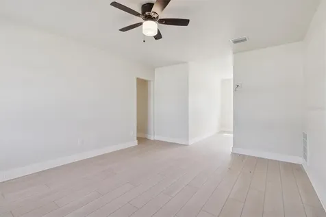 30 W Hammon Drive Apopka FL 32703