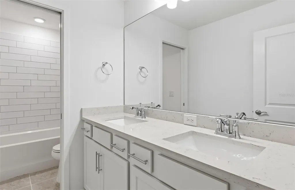 6255 Broad Field Avenue Apollo Beach FL 33572