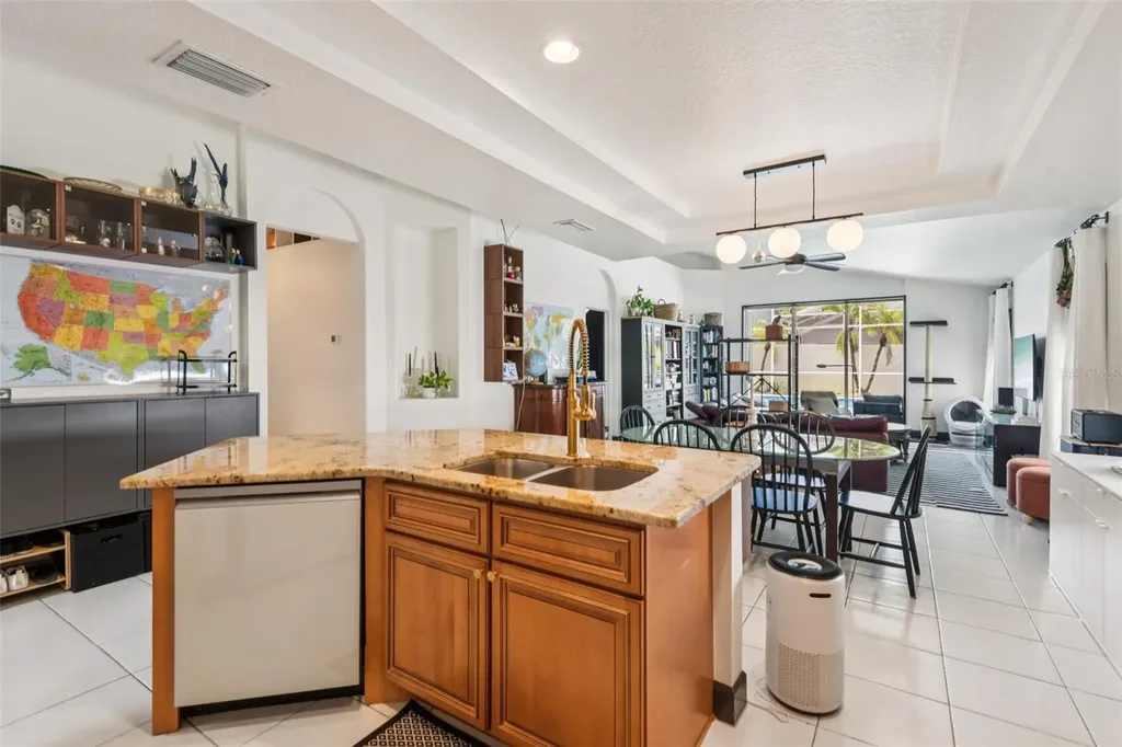 1266 Paradise Lake Drive Tarpon Springs FL 34689