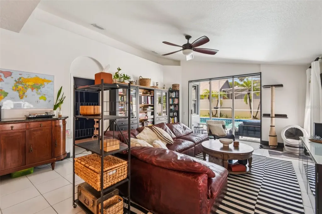 1266 Paradise Lake Drive Tarpon Springs FL 34689