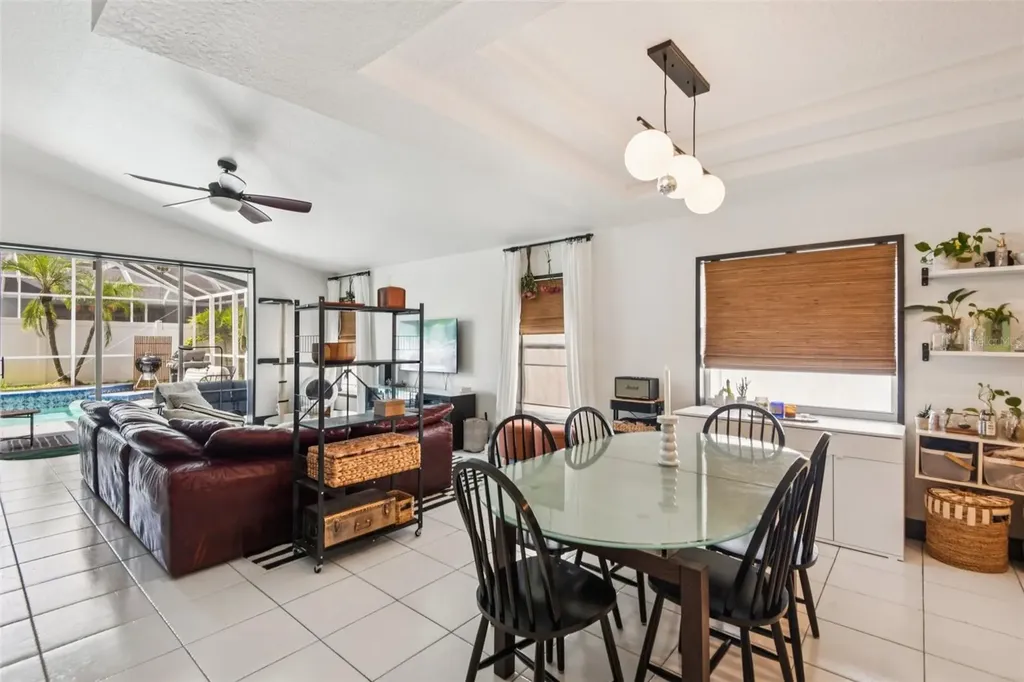 1266 Paradise Lake Drive Tarpon Springs FL 34689