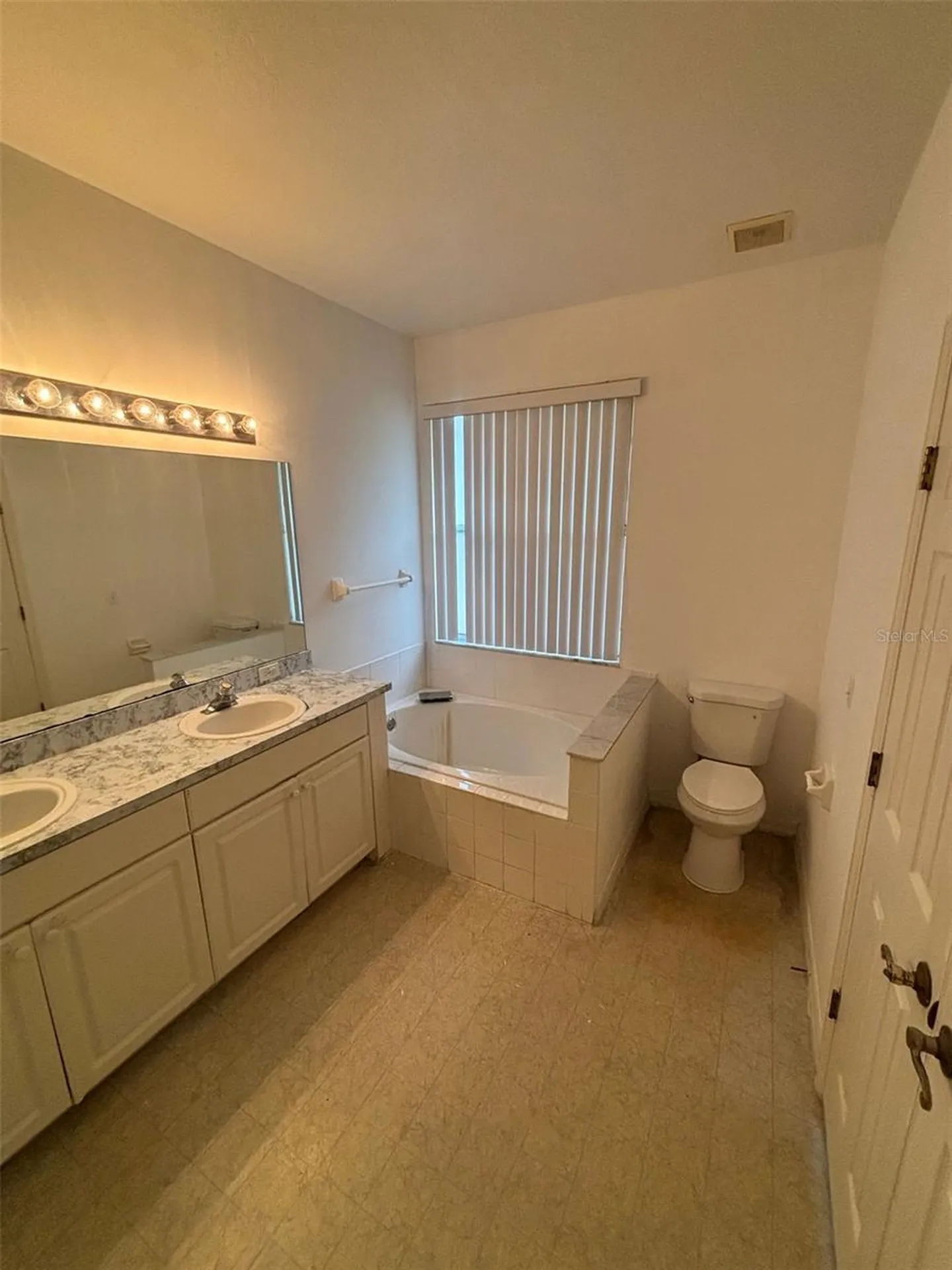 2915 Sunset Lakes Boulevard Kissimmee FL 34747