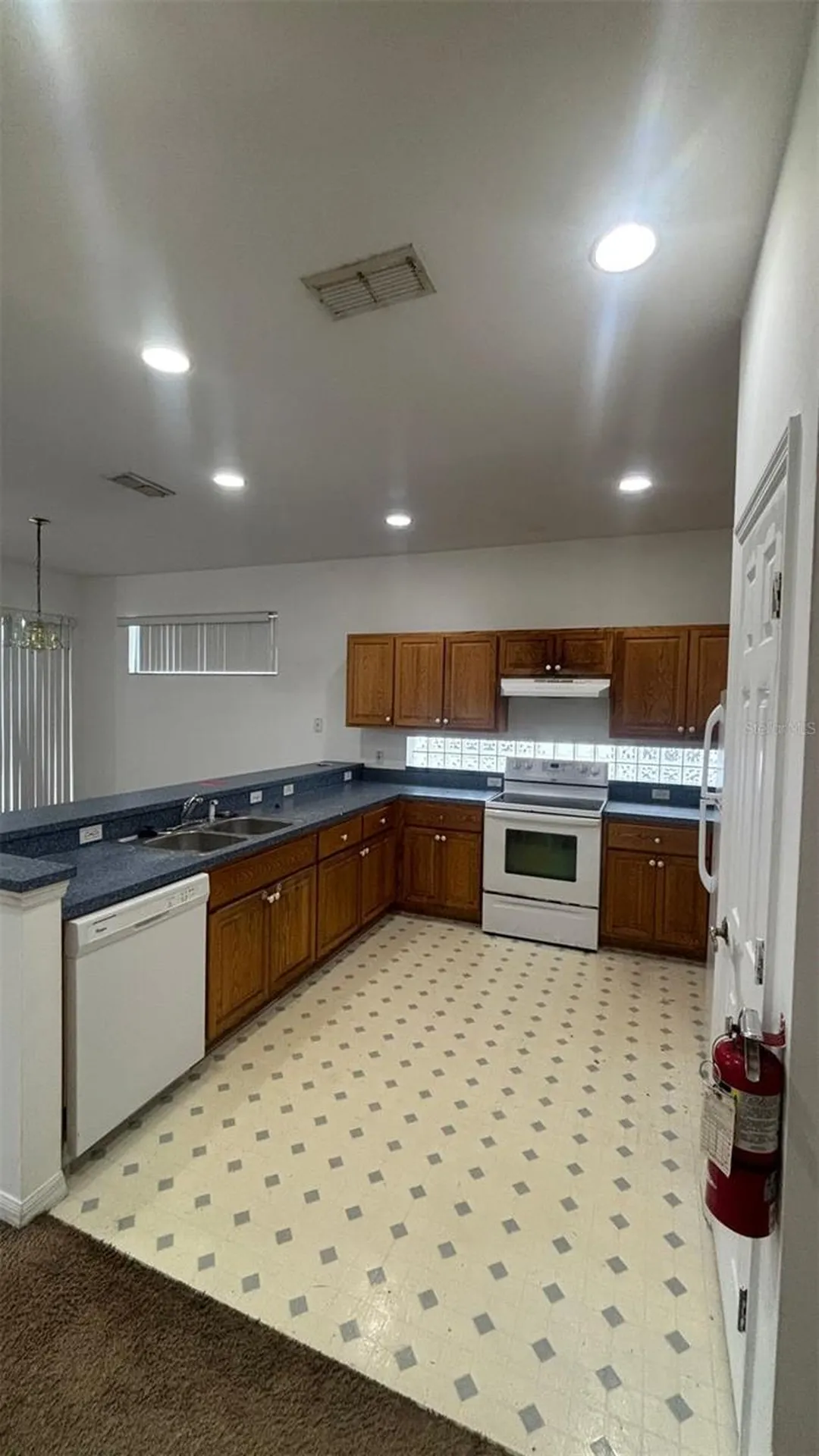 2915 Sunset Lakes Boulevard Kissimmee FL 34747