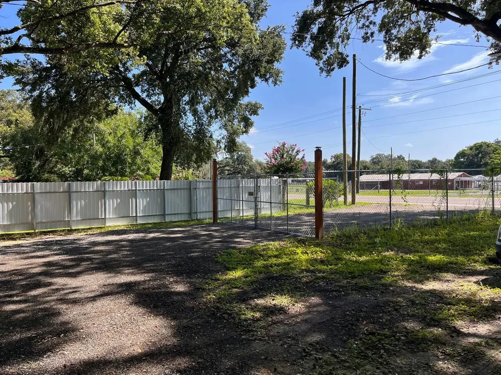 10516 579 Highway Thonotosassa FL 33592