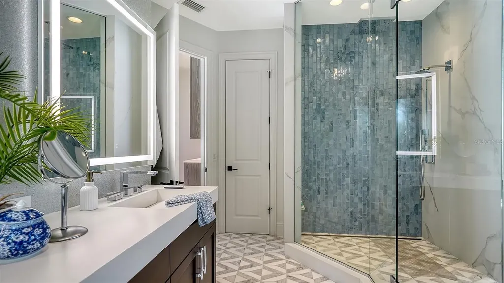 5035 Bay Shore Road Sarasota FL 34234