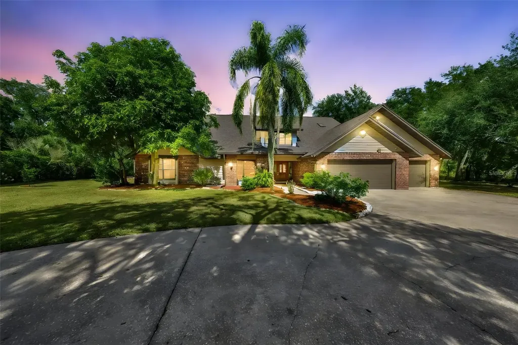 1902 Sweet Bay Court Plant City FL 33566