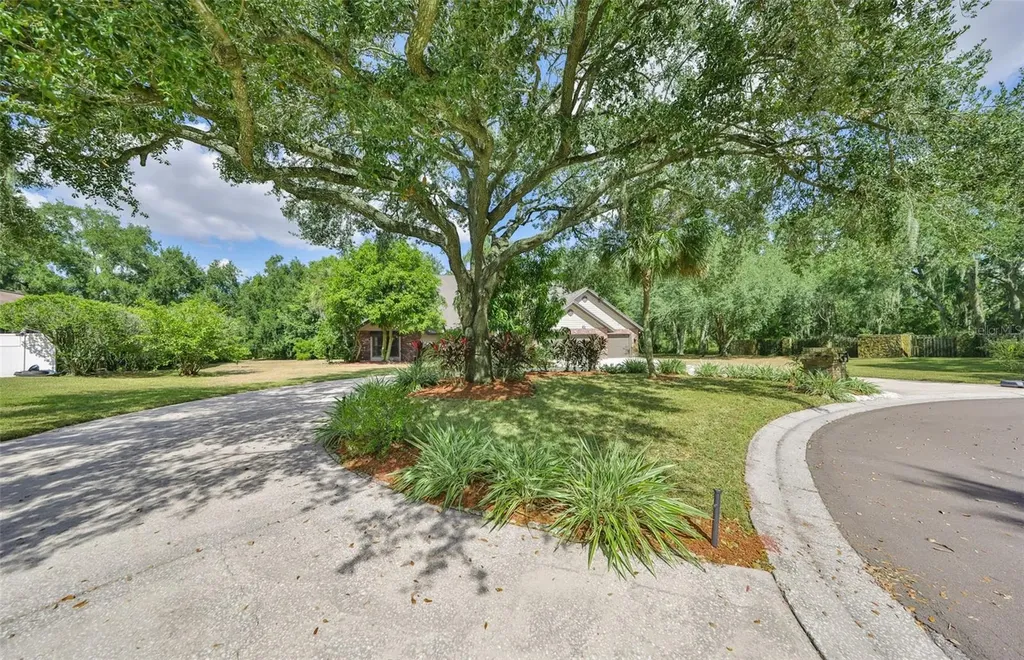 1902 Sweet Bay Court Plant City FL 33566