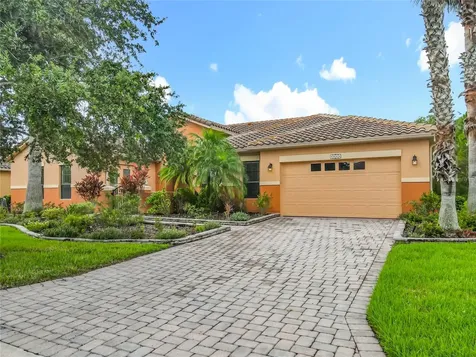 915 San Raphael Street Poinciana FL 34759