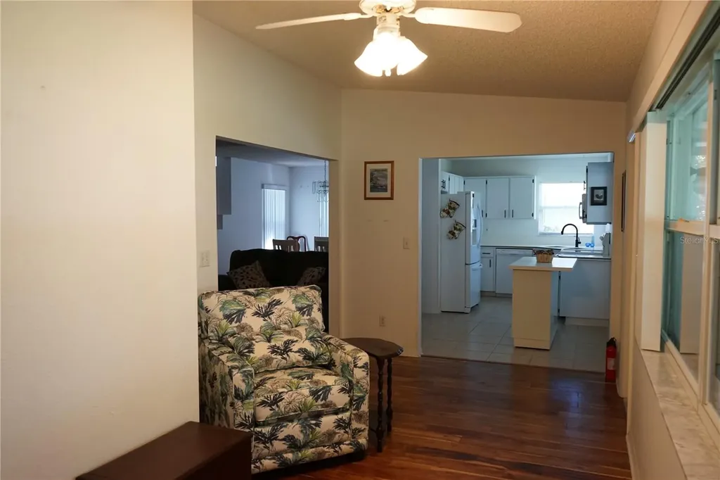 653 Mcdaniel Street Sun City Center FL 33573
