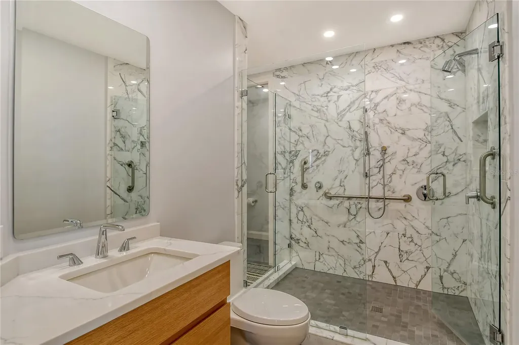 435 L Ambiance Drive Longboat Key FL 34228