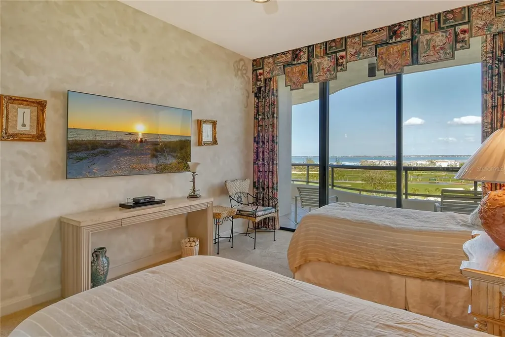 435 L Ambiance Drive Longboat Key FL 34228