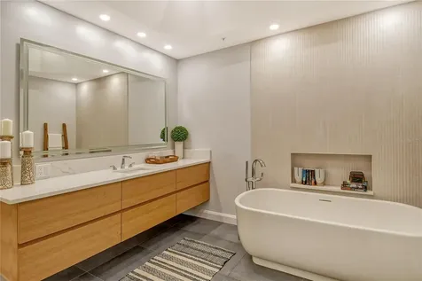 435 L Ambiance Drive Longboat Key FL 34228