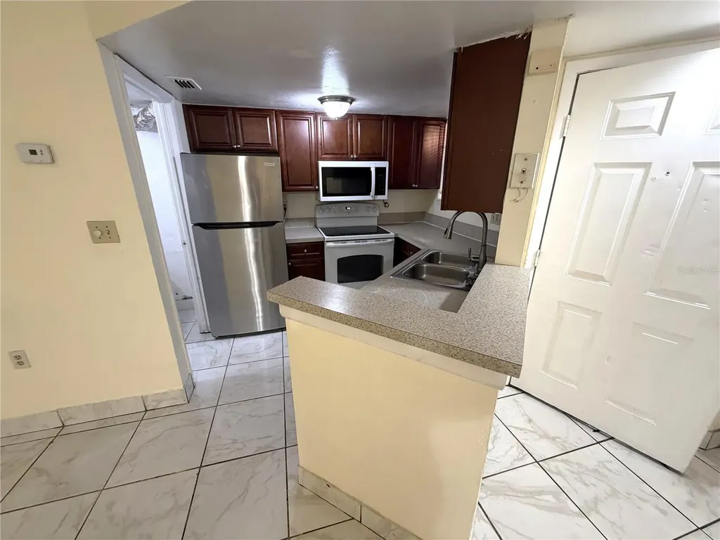 1932 Lake Atriums Circle Orlando FL 32839