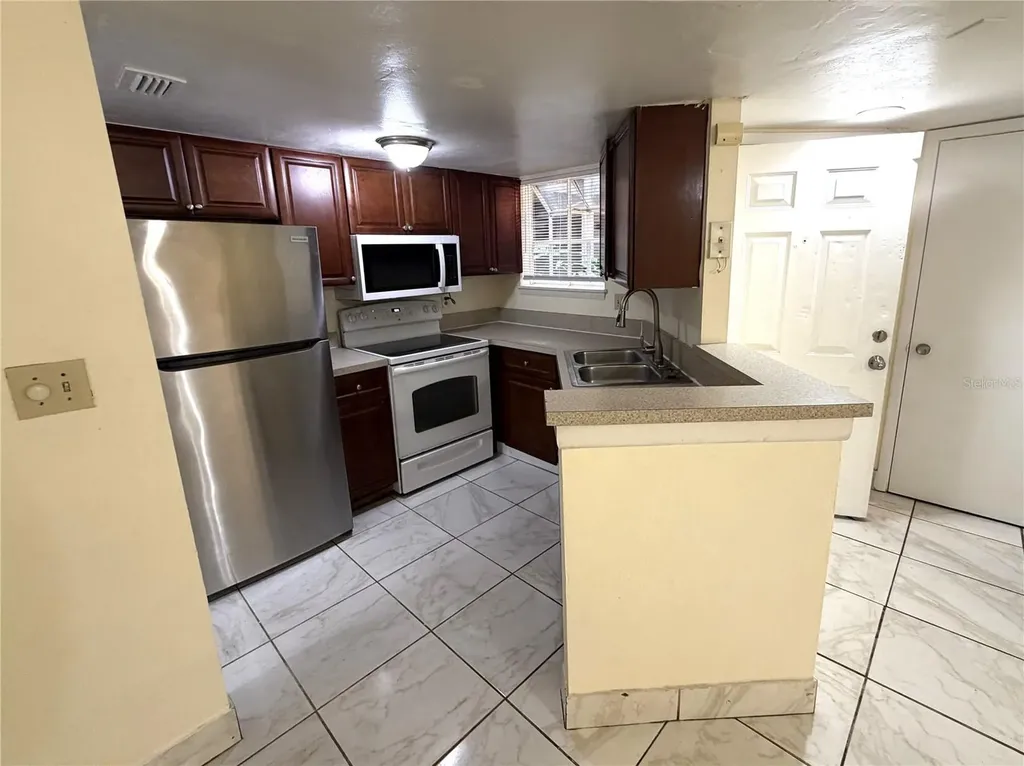 1932 Lake Atriums Circle Orlando FL 32839