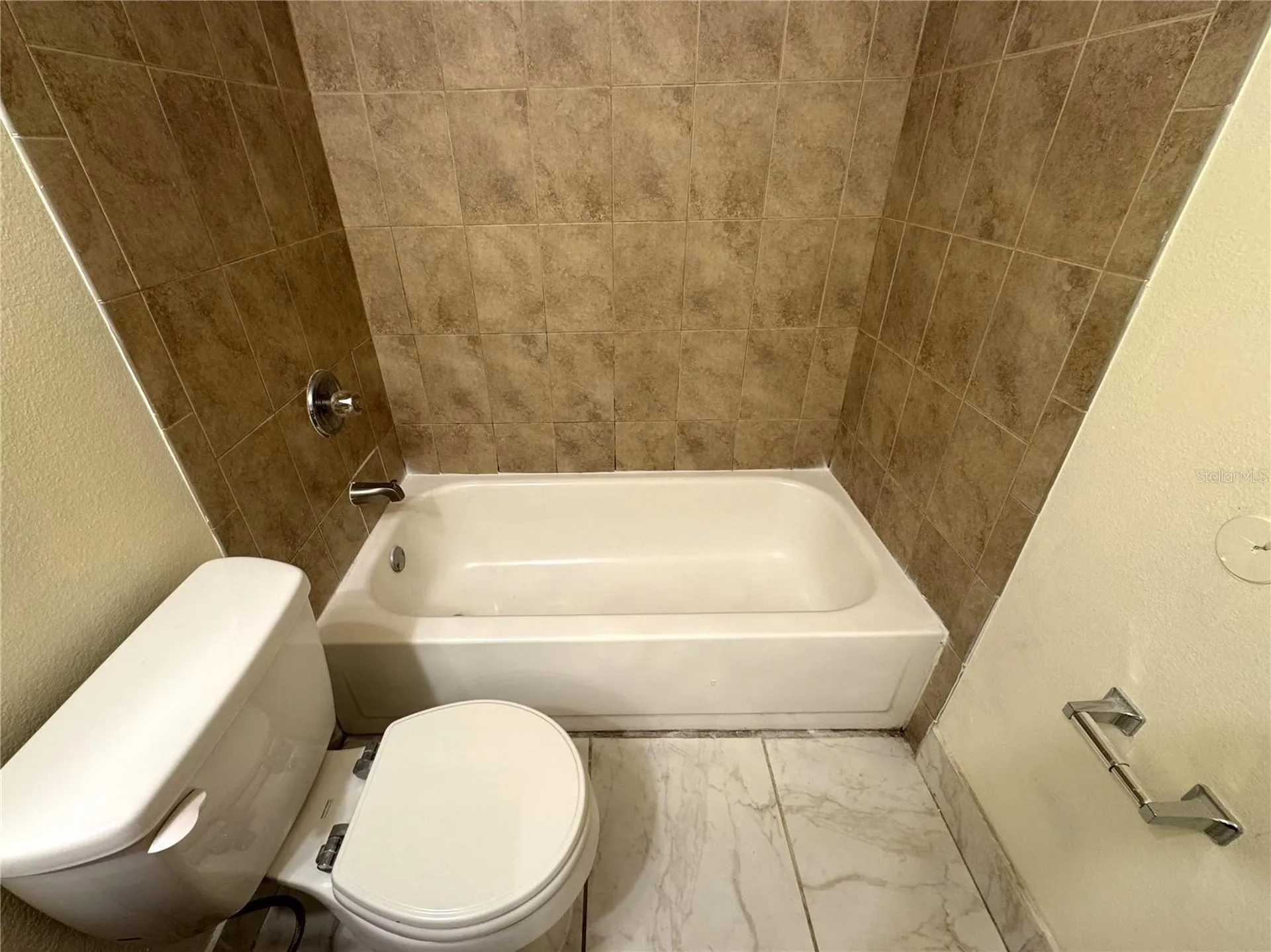 1932 Lake Atriums Circle Orlando FL 32839