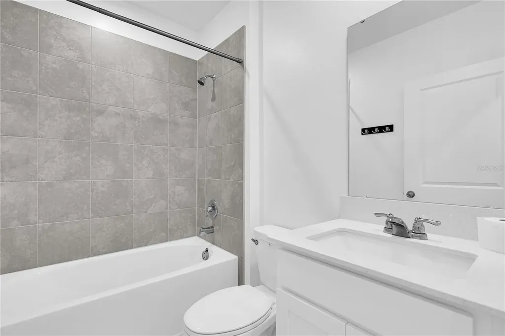 1021 Waterfall Boulevard Davenport FL 33837