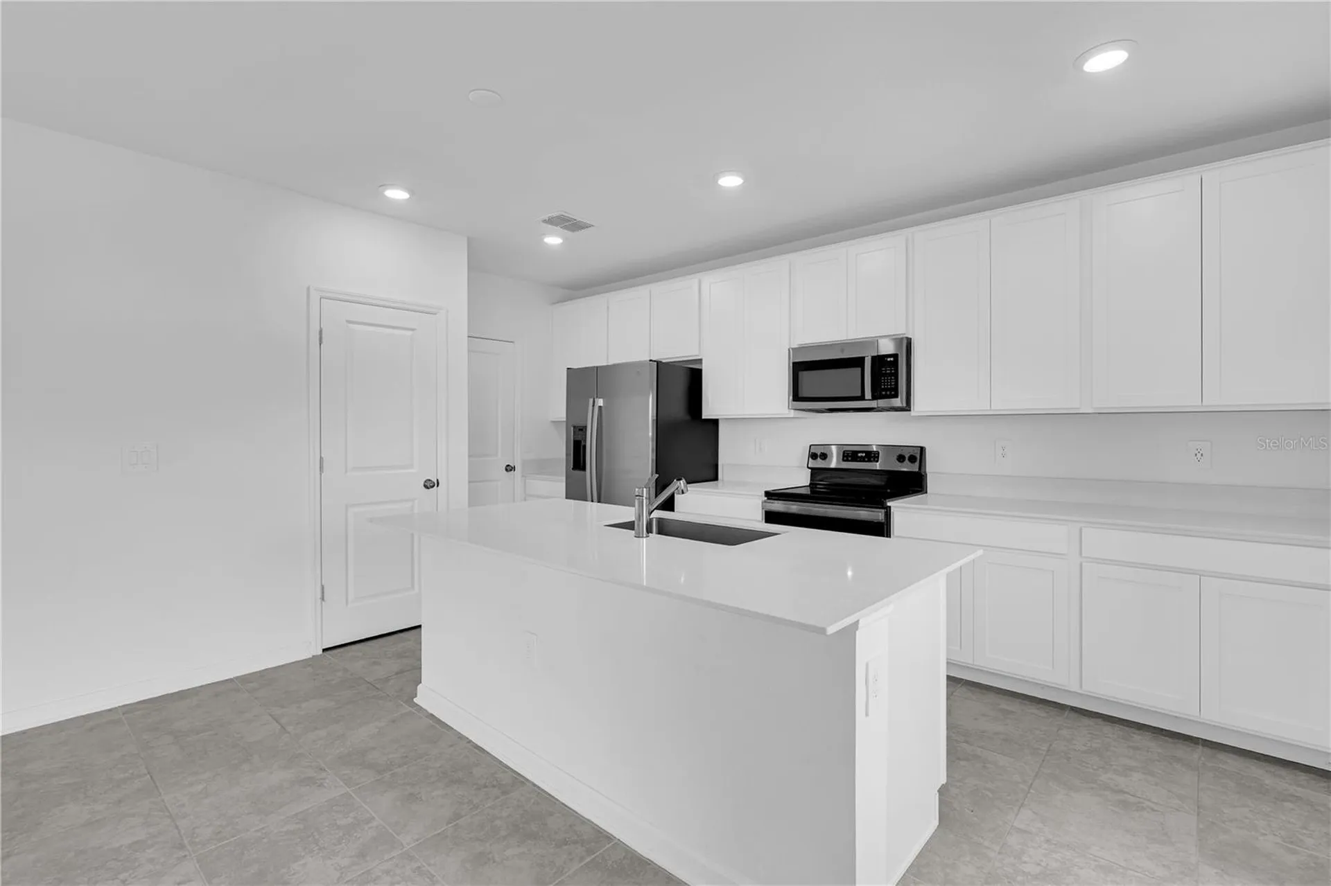 1021 Waterfall Boulevard Davenport FL 33837