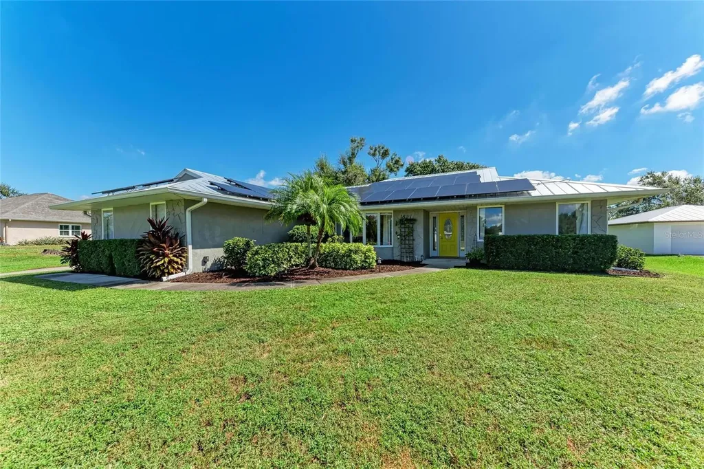 1821 Racimo Drive Sarasota FL 34240