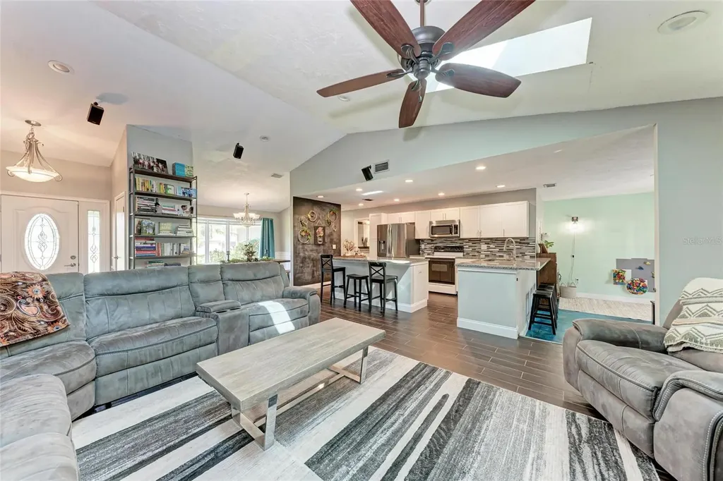 1821 Racimo Drive Sarasota FL 34240