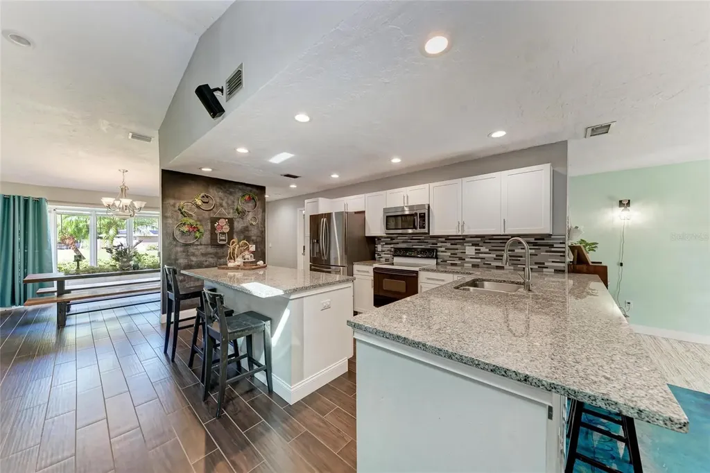 1821 Racimo Drive Sarasota FL 34240