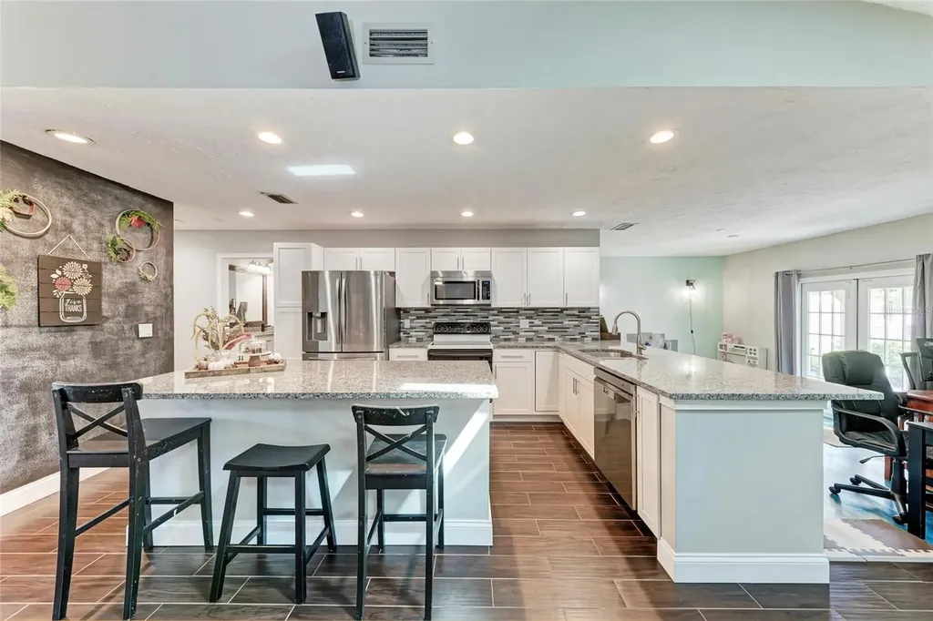 1821 Racimo Drive Sarasota FL 34240